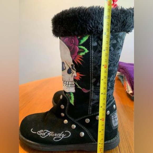 Ed Hardy Designs Candy Skull women’s “UGG” style boots Sz. 6 - Picture 4 of 8